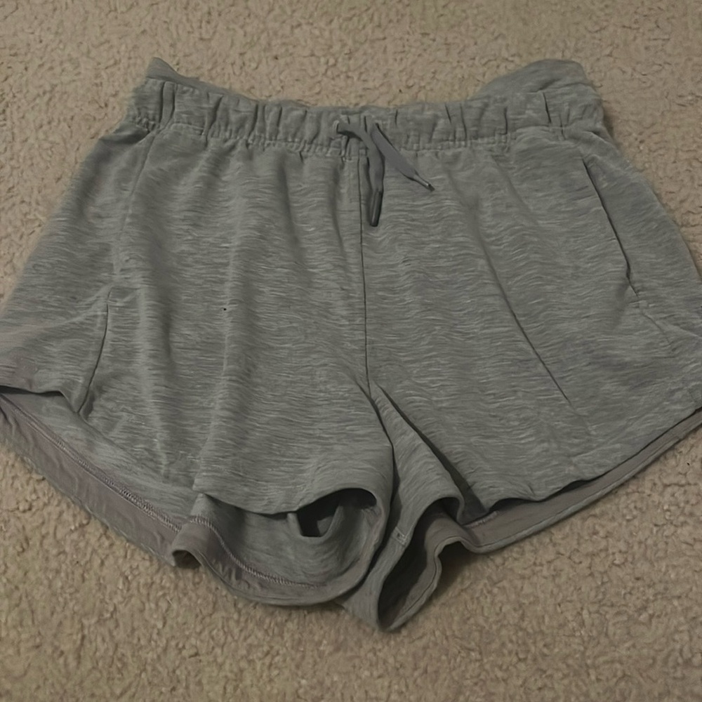 Lululemon inner glow shorts